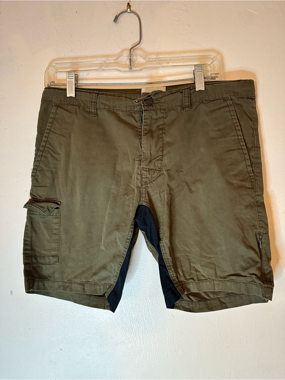 Rhythm Men's Olive Cargo Shorts with Contrast Gusset Size 32